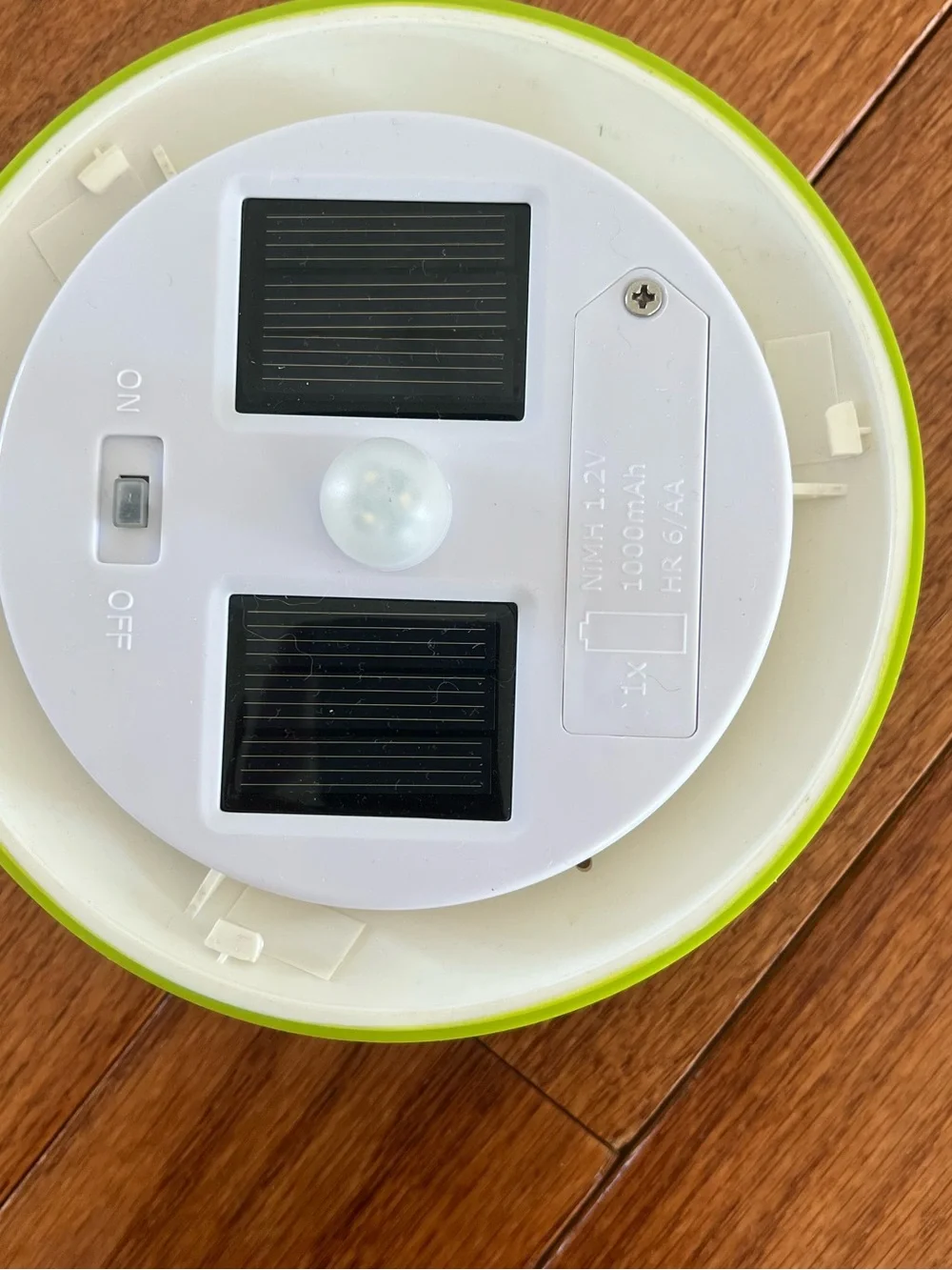 Green Apple Solar LED Lamp - rare!